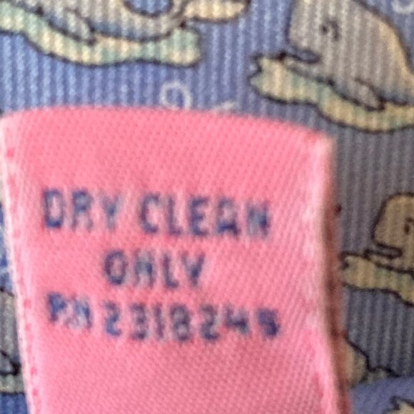 100% Silk Vineyard Vines Shep & Ian Blue Whales Beach Ocean Sea Marine Men's Tie - Picture 7 of 7